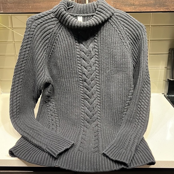 Lululemon Bring The Cozy Turtleneck - Picture 4 of 7